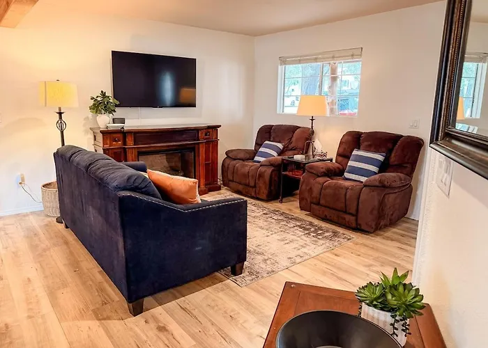 Dom wakacyjny And Mountains, 3br 2ba Show Low