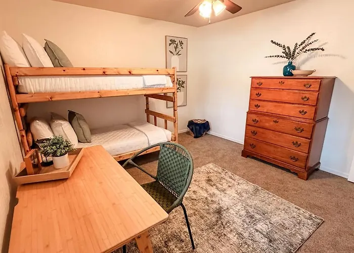 And Mountains, 3br 2ba * Show Low