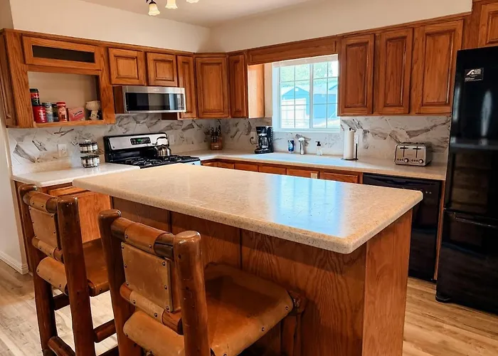 And Mountains, 3br 2ba